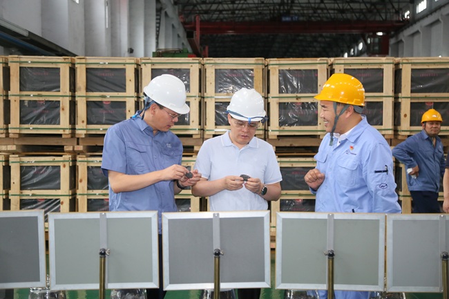 洛陽市副市長陳劍鋒一行到萬基控股集團調研