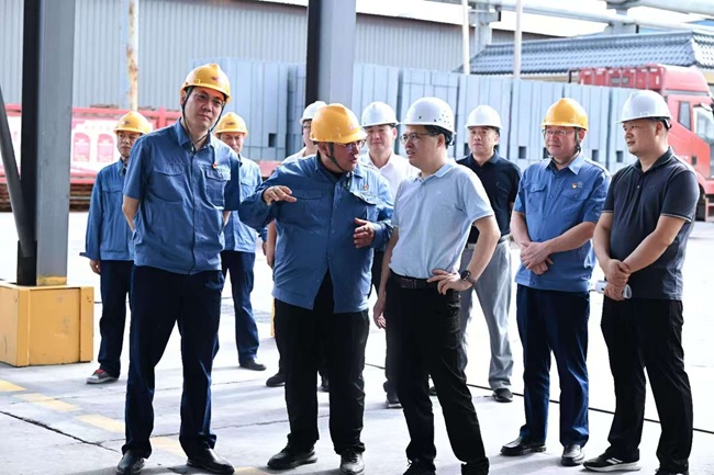 洛陽市副市長陳劍鋒一行到萬基控股集團調研